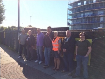 Portsmouth picket line, photo Nick Chaffey Portsmouth picket line, photo Nick Chaffey
