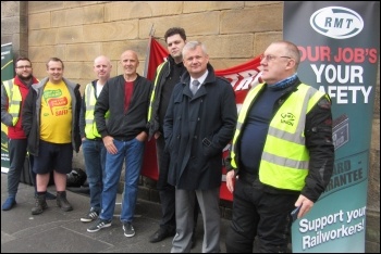 RMT strikers on the Newcastle picket line, 15.9.18, photo by Elaine Brunskill