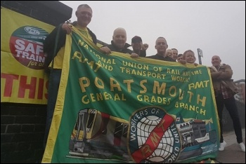 Guards on strike at Fratton joined by RMT president Sean Hoyle, photo Socialist Party