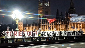 On Westminister Bridge, 11.12.18, photo by Ra Ragavan