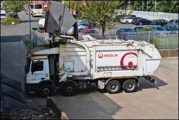 Veolia bin lorry, photo by House Buy Fast/CC
