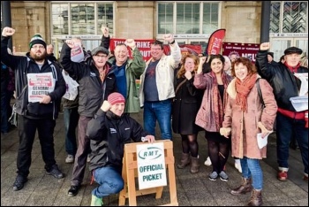 The Hull Trades Council defence of the RMT picket line, 26.1.19, photo by Dave Harding The Hull Trades Council defence of the RMT picket line, 26.1.19, photo by Dave Harding