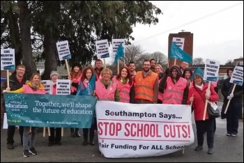 A picket line at Valentine School, 14.3.19, photo Southampton Socialist Party