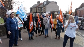 Protest by Barnsley NHS workers, photo Alistair Tice