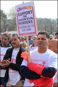 2000 people marched through Swindon in protest at Honda’s plan to close its plant in the town, March 2019, photo S. German