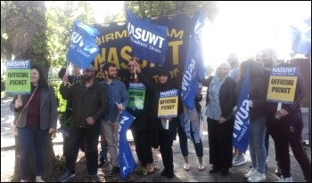 NASUWT strike at Starbank school, Birmingham, photo by Bob Severn