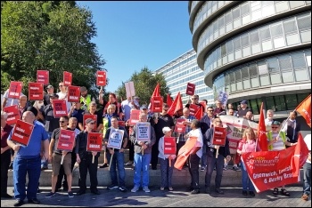 London bus workers protesting outside City Hall, 29.8.19, photo by Isai Priya