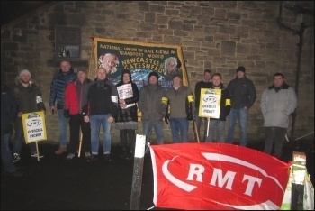 Tyne & Wear metro strikers, 20.12.19, photo by Elaine Brunskill