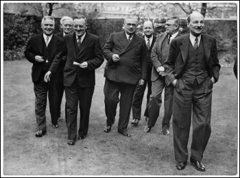 Labour PM Clement Atlee (right), along with right-wing Foreign Secretary Ernest Bevin (centre) in 1946, photo archives.gov.nz/CC