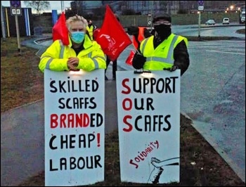 Scaffolders on strike in Scunthorpe, photo: Alistair Tice