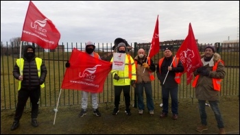 Scunthorpe steelworks scaffolders, photo by A Tice