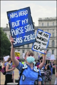 Health workers protest for a 15% pay rise. Photo: Steve Eason/CC