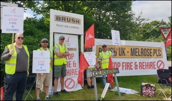 Brush picket line 14 June, photo Steve Score