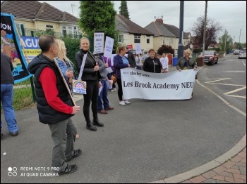 Lees Brook picket line, photo Charlie Taylor Lees Brook picket line, photo Charlie Taylor