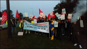 Striking scaffs rally 11 October, photo Alistair T