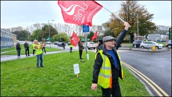Cwmbran picket line 19 October. Photo: SP Wales