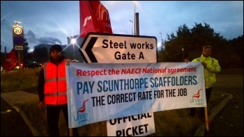 Scunthorpe scaffolders picket line 18 October. Photo: Alistair Tice