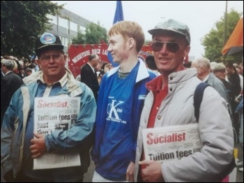 Tony Davison (left) supporting striking Liverpool dockworkers in the late 1990s