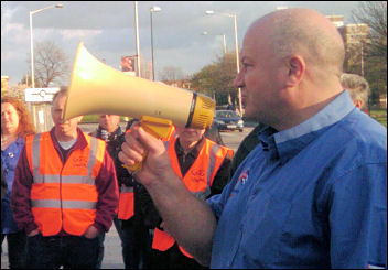 RMT general secretary Bob Crow speaking in Barking, east London, photo Senan