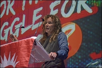 Hannah Sell addressing the Socialism21 rally, photo by Mary Finch