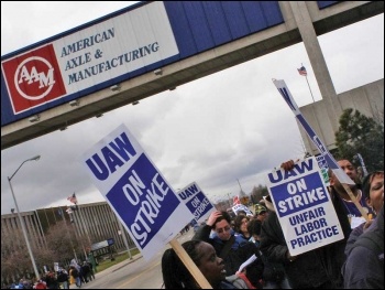 10,000 United Auto Workers union members have recently taken strike action, photo Jay Peeples/CC
