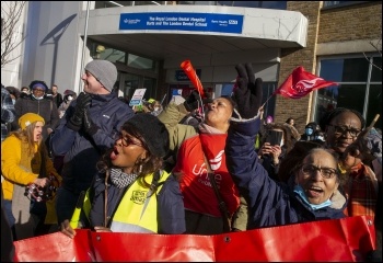 Royal London picket line, photo Paul Mattsson