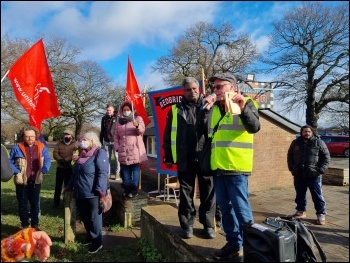 Len Hockey speaking at the rally, photo Isai Priya