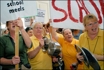 Pot and Pans demonstration in Waltham Forest against cuts to school meals, photo Paul Mattsson