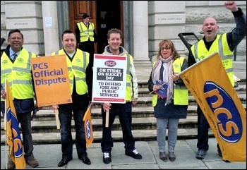 PCS members striking against Labour's cuts, photo Paul Mattsson
