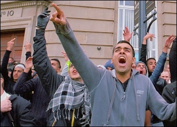 Chanting against the far right EDL in Bradford, photo Paul Mattsson