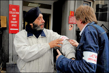 Postal workers on strike in June 2007, photo Paul Mattsson