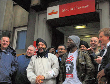 Postal workers on strike in June 2007, photo Paul Mattsson