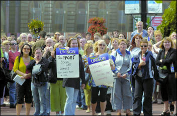 Glasgow Social Workers on strike , photo Duncan Brown