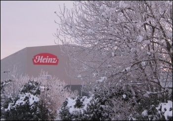 Heinz workers strike, photo by Hugh Caffrey