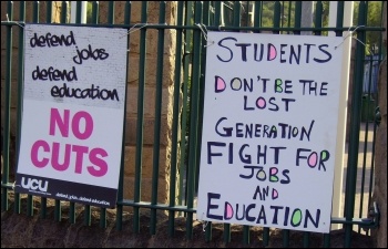 UCU lecturers on a three day strike to stop redundancies at Sheffield College  , photo A Tice