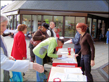 Selling The Socialist in Waltham Forest, photo Alison Hill