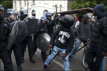 Riot police in Hackney, 8.8.11, photo Paul Mattsson