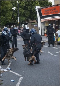 Riot police in Hackney, 8.8.11, photo Paul Mattsson