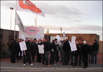 Construction workers protest at the Tyne tunnel site in North Tyneside, photo Elaine Brunskill