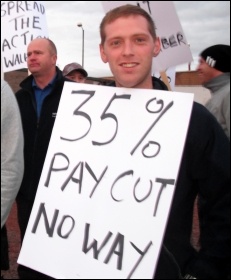 Construction workers protest at the Tyne tunnel site in North Tyneside, photo Elaine Brunskill