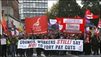  Southampton council workers on strike 6.10.11, photo by Nick Chaffey