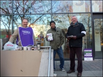 November 30th strike, Walthamstow Central library, photo Alison Hill