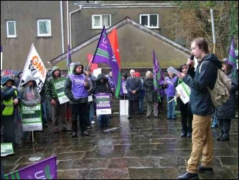 Jarrow marcher Scott Jones speaks to the Carmarthen demonstration, photo by Geoff Jones