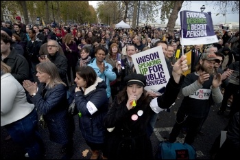 Strikers demonstrating in London, 30.11.11, photo by Paul Mattsson