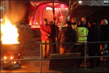 Picket line at MMP, Bootle, March 2012, photo by Stillshooter