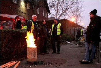 MMP picket line, Bootle, March 2012, photo by Stillshooter