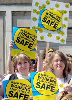 Unison and RCN nurses lobby of parliament in 2006, photo Paul Mattsson