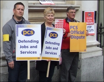 Bristol PCS on strike on 30 June 2011, photo Matt Carey