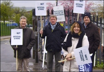 Strike at Swinton Comprehensive school in Rotherham, 27.4.12, , photo Alistair Tice