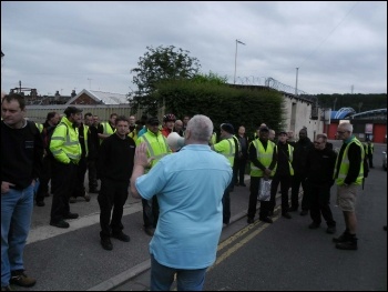 Kirklees admin workers' strike: Binmen being addressed by stewards who then voted not to cross the picket line, photo by Huddersfield SP Kirklees admin workers' strike: Binmen being addressed by stewards who then voted not to cross the picket line, photo by Huddersfield SP